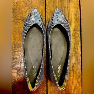 REDUCED! Silver Metallic Vionic Flats